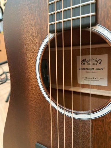 Martin Guitars - DJR-10E Street Master 3